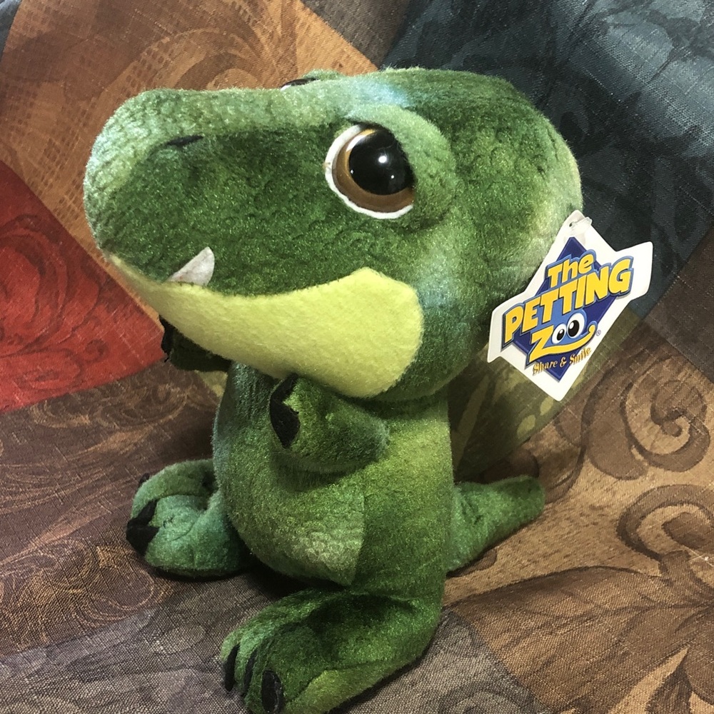 🛍️5/$20🛍️ NWT Green Dinosaur Plush from The  Petting Zoo